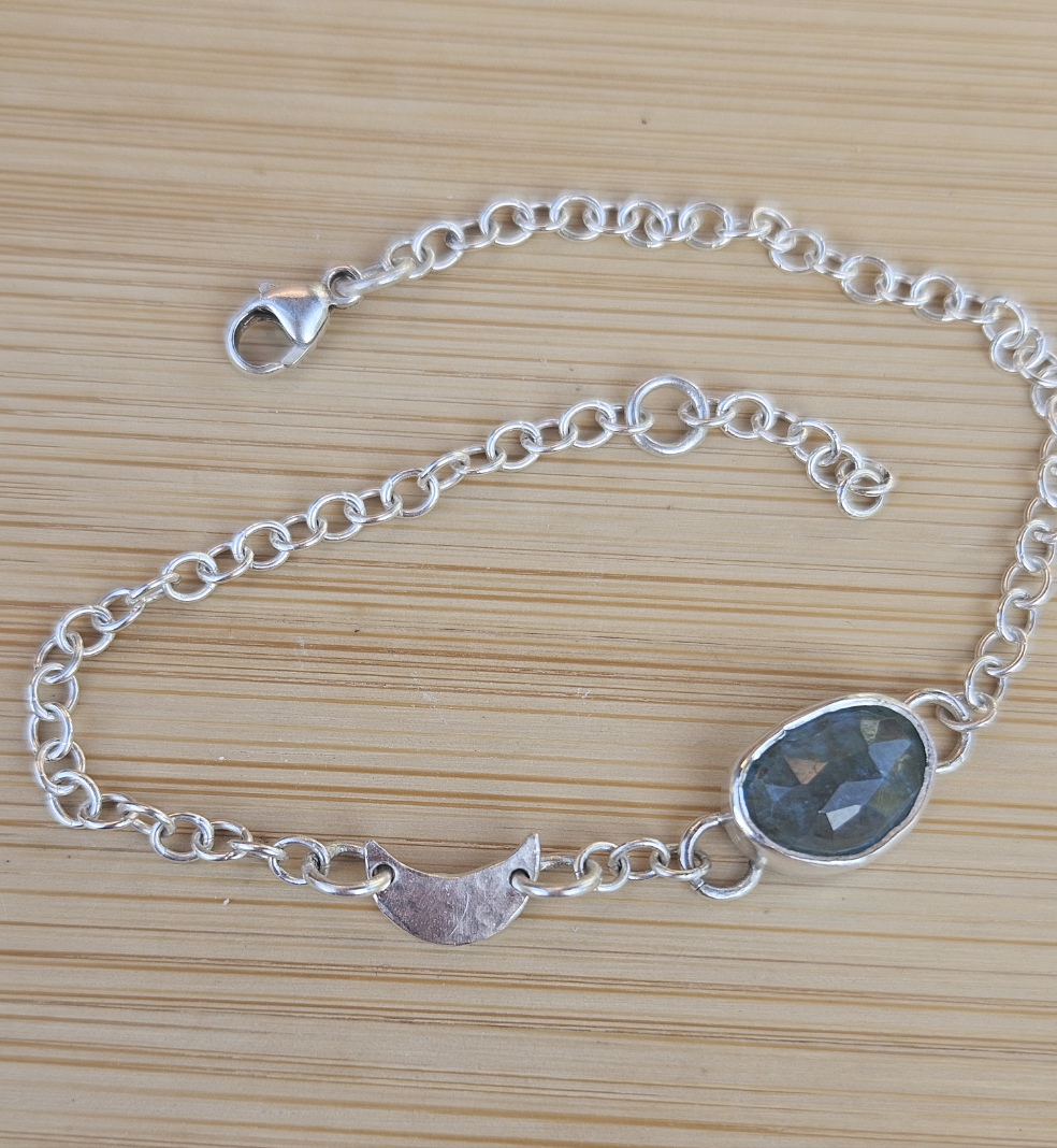 Sterling silver bracelet with aquamarine