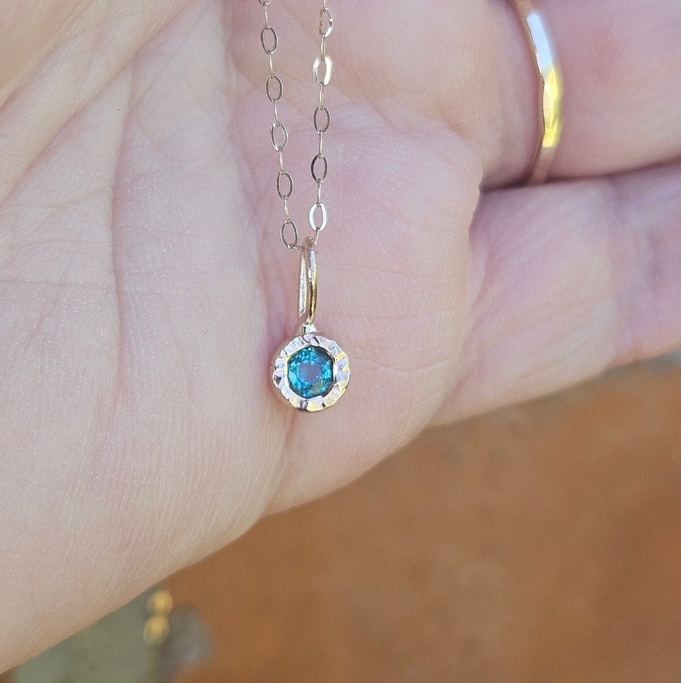 3 mm gemstone hammered charm