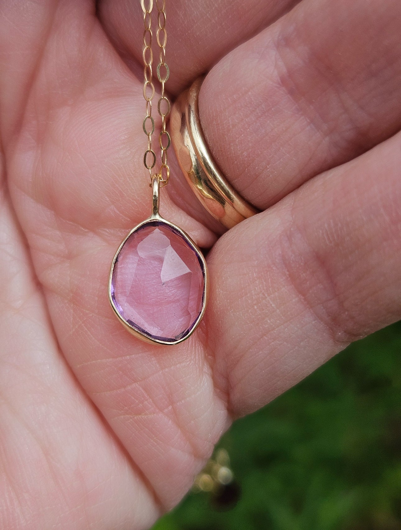 Amethyst 9ct gold pendant