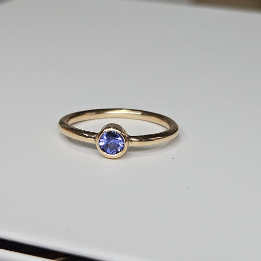 9ct gold tanzanite ring
