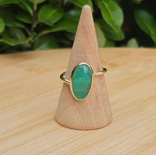 Asymmetric chrysoprase 9ct gold ring