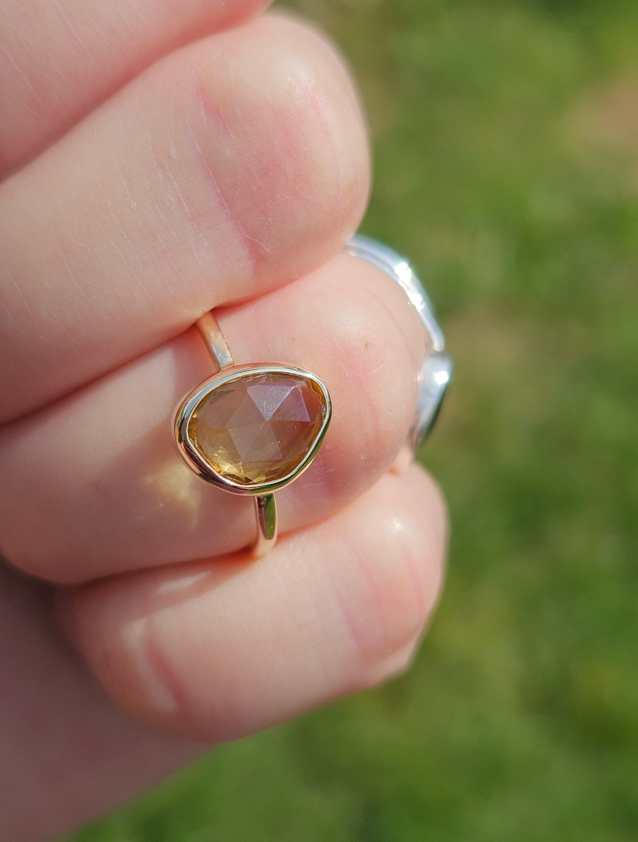 9ct gold citrine ring