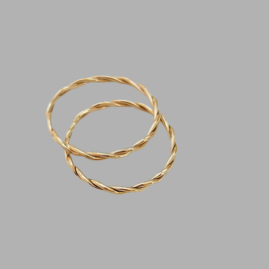 9ct gold twisted ring