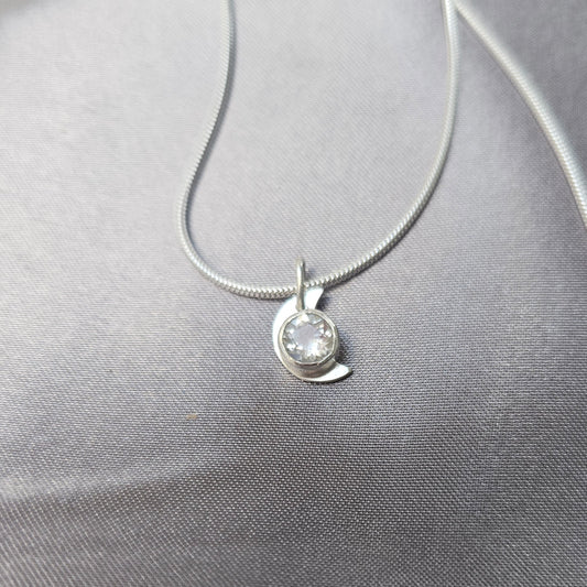 Madagascan moonstone pendant