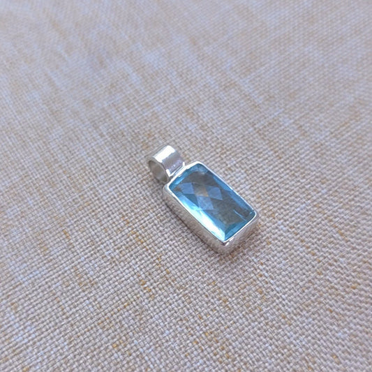 Checkered cut Aquamarine pendant