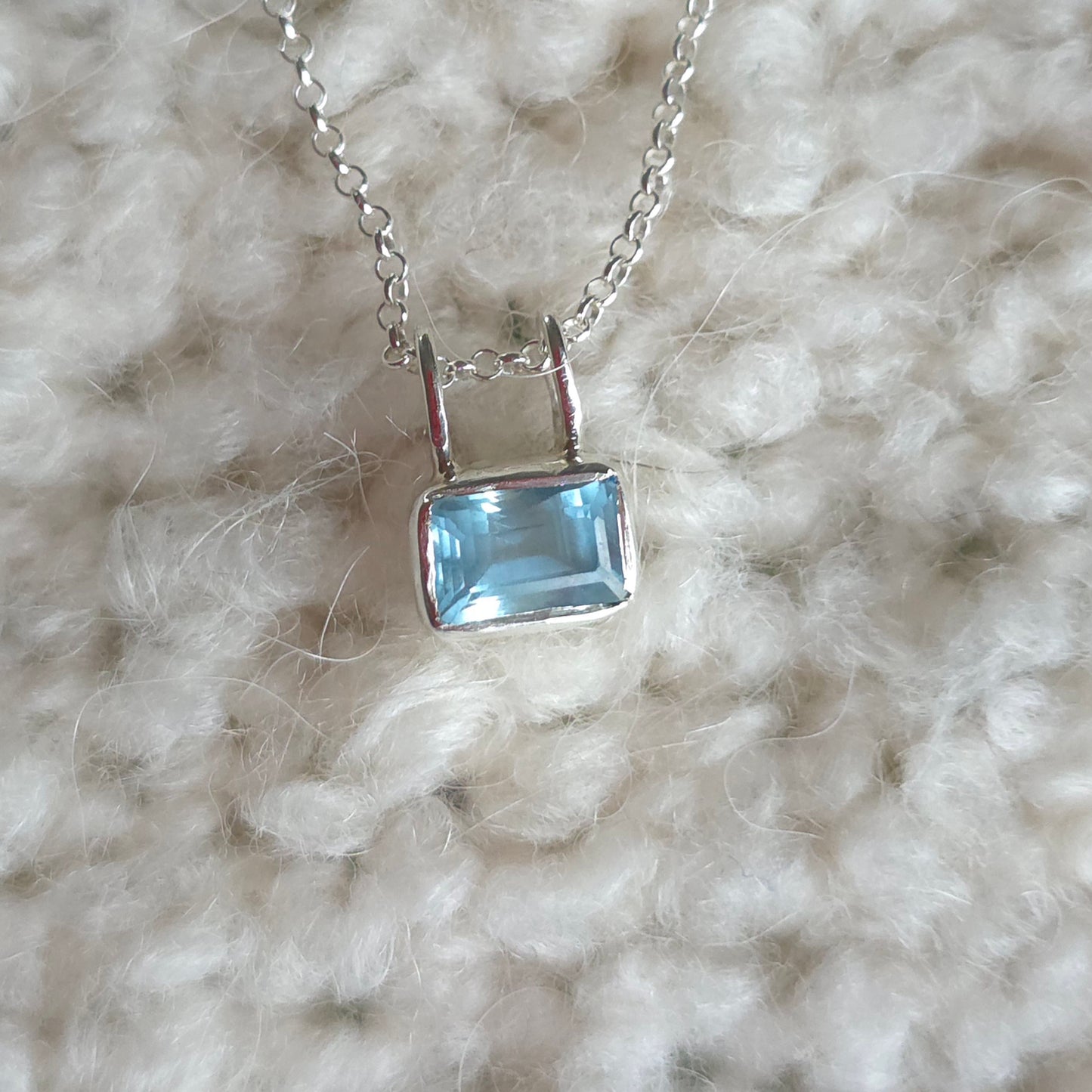 Aquamarine pendant