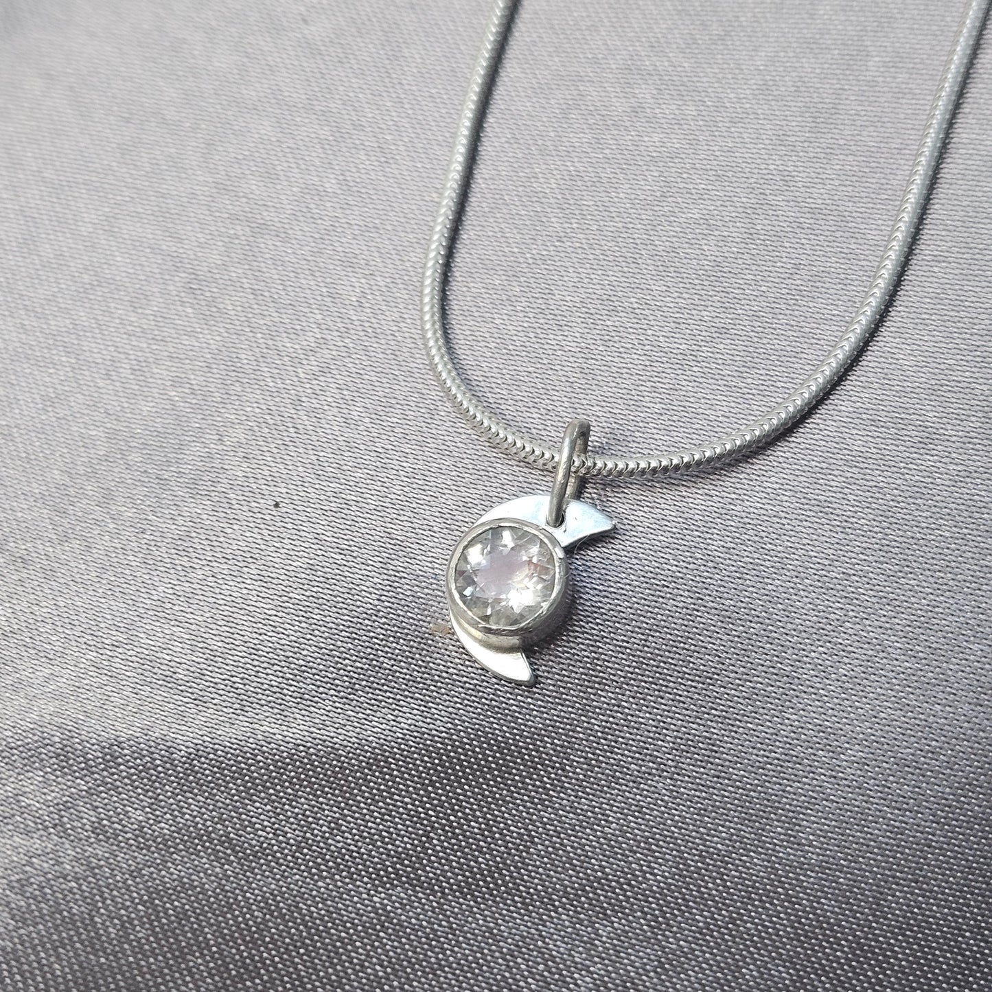 Madagascan moonstone pendant