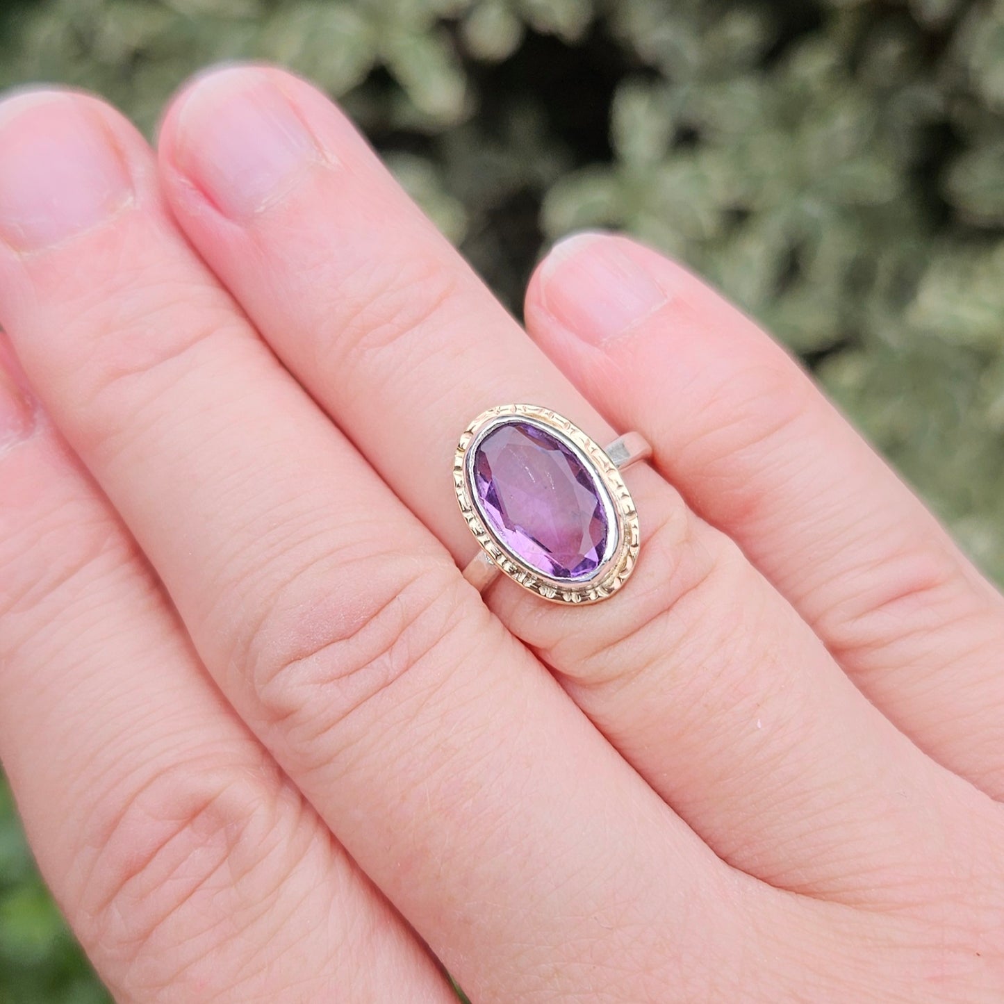 Sterling silver and 9ct gold ring with Amethyst