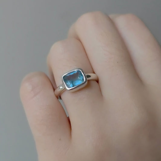 Aquamarine ring