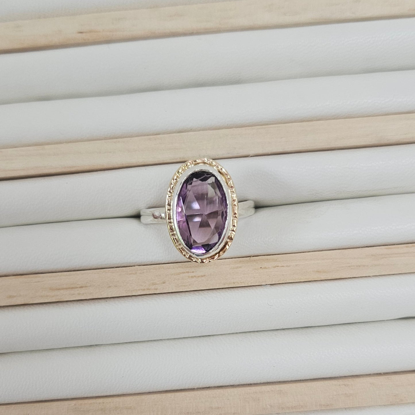 Sterling silver and 9ct gold ring with Amethyst