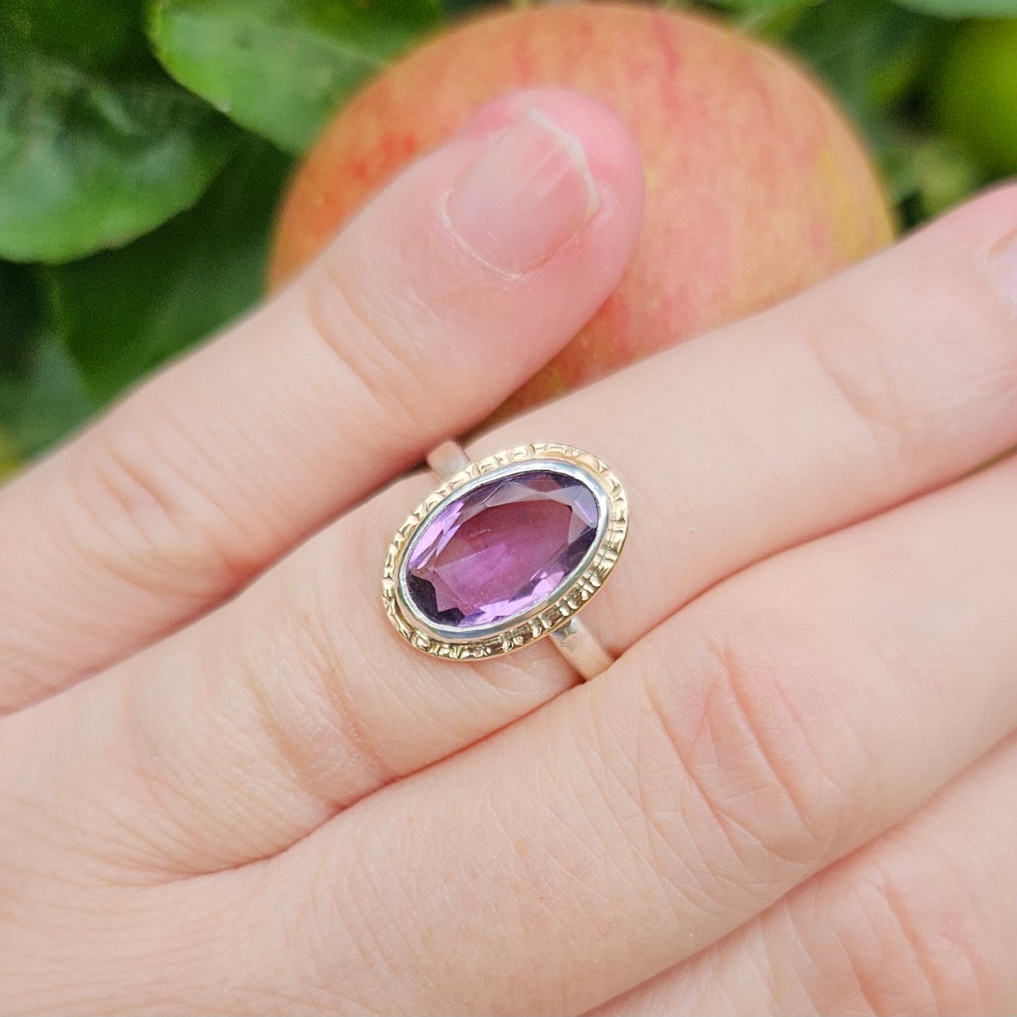 Sterling silver and 9ct gold ring with Amethyst